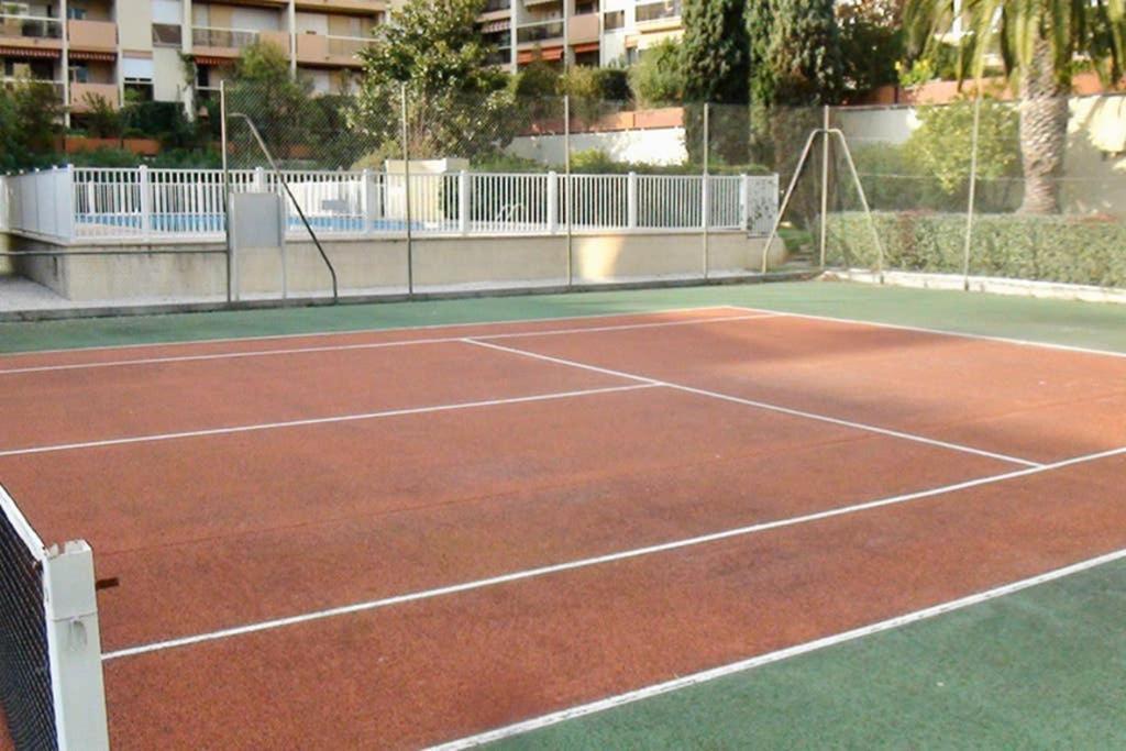 Studio Centre De Hyeres Pour 4 Personnes Piscine Et Tennis Exterior photo